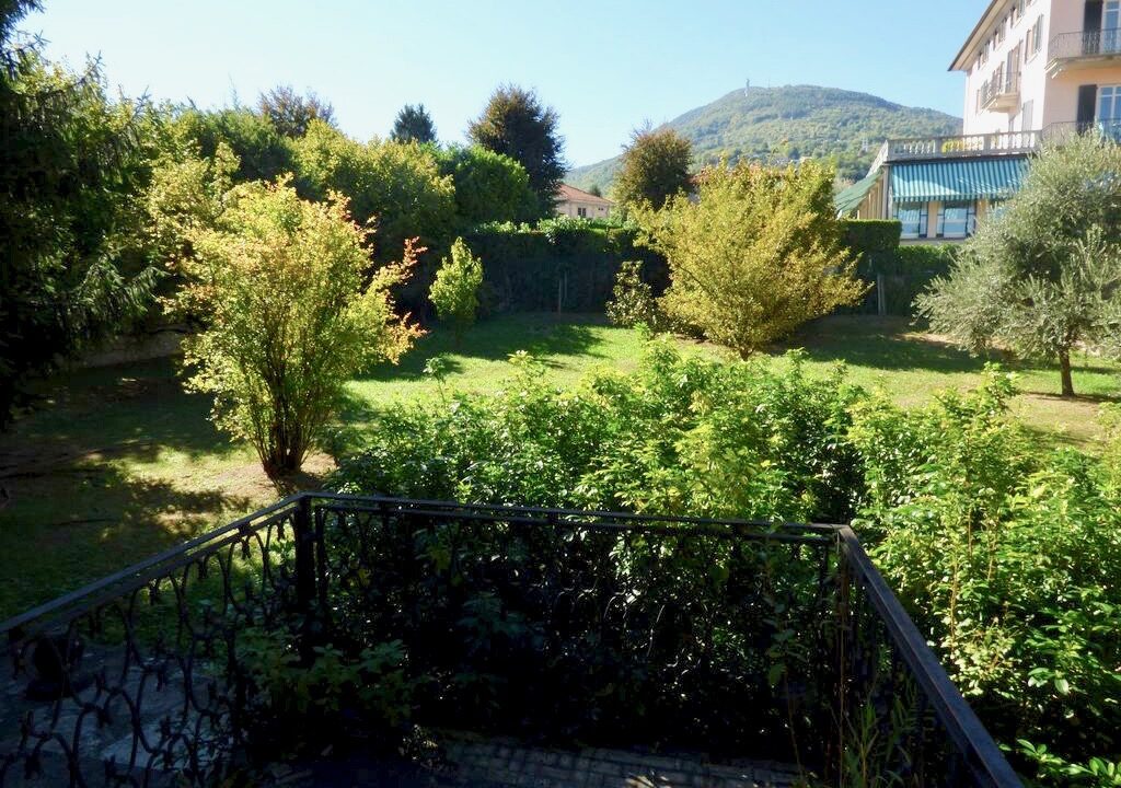 Comer See Villa mit Garten - Gravedona ed Uniti