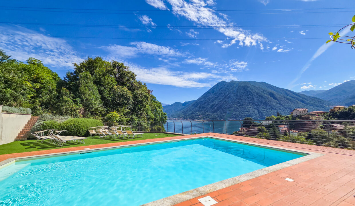 Argegno Villa con Scorcio Lago 1