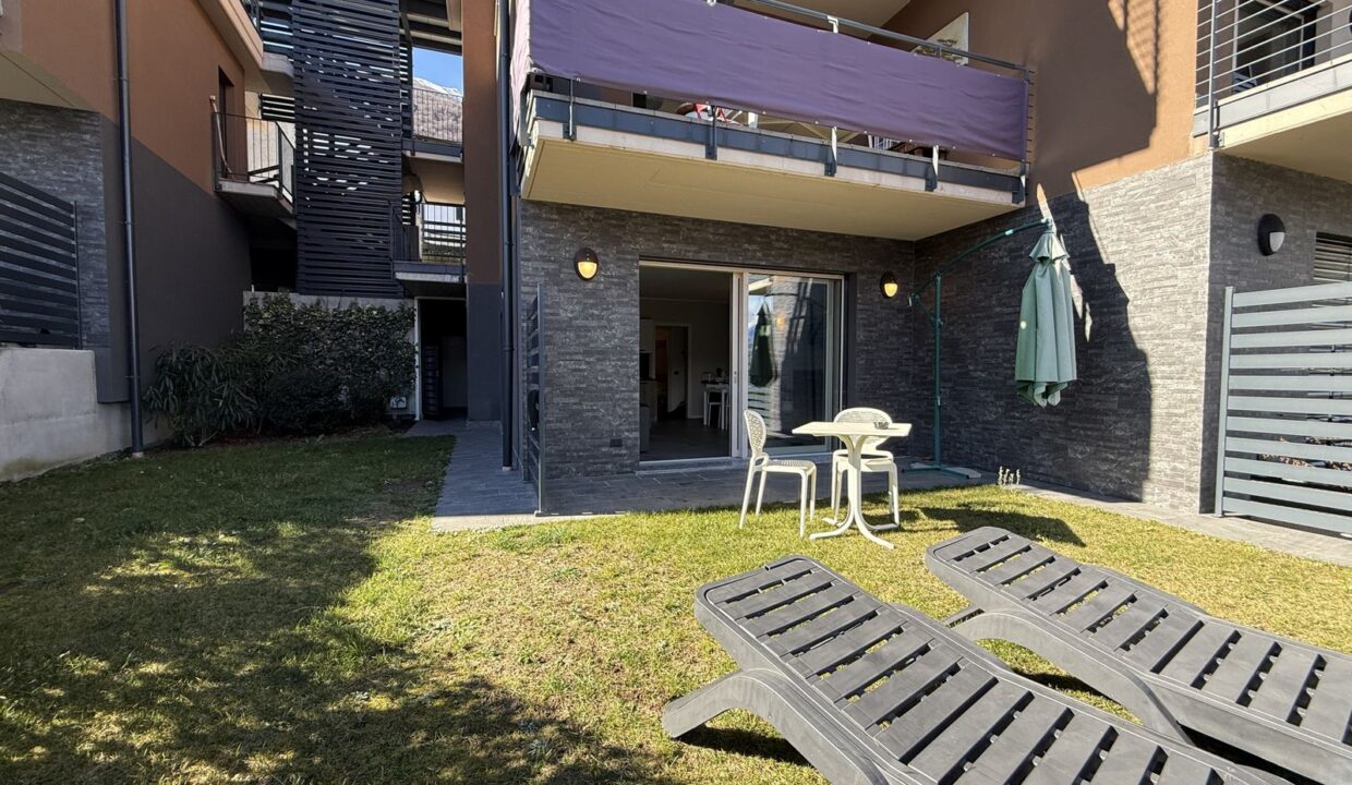 Comer See Wohnung mit Garten und Seeblick