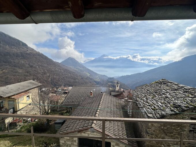Gravedona ed Uniti Haus mit Garten in Hügellage