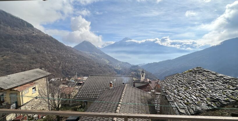 Gravedona ed Uniti Haus mit Garten in Hügellage