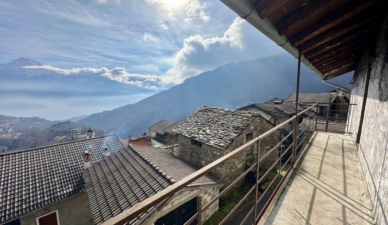 Gravedona ed Uniti Haus mit Garten in Hügellage