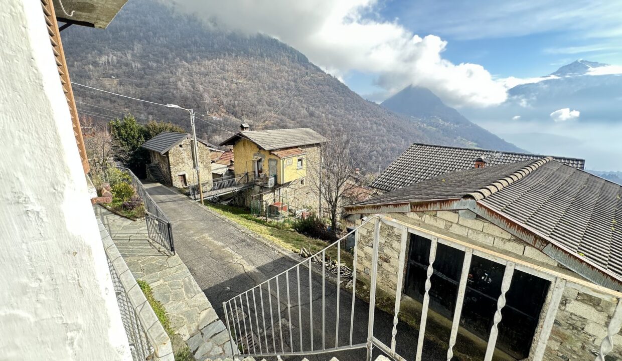 Gravedona ed Uniti Haus mit Garten in Hügellage