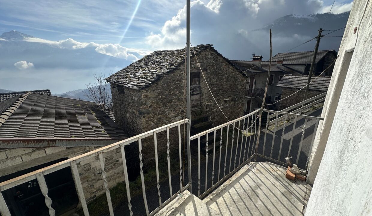 Gravedona ed Uniti Haus mit Garten in Hügellage