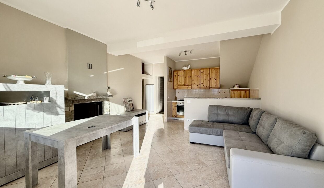 Haus mit Seeblick und Garten in Gera Lario Hügellage