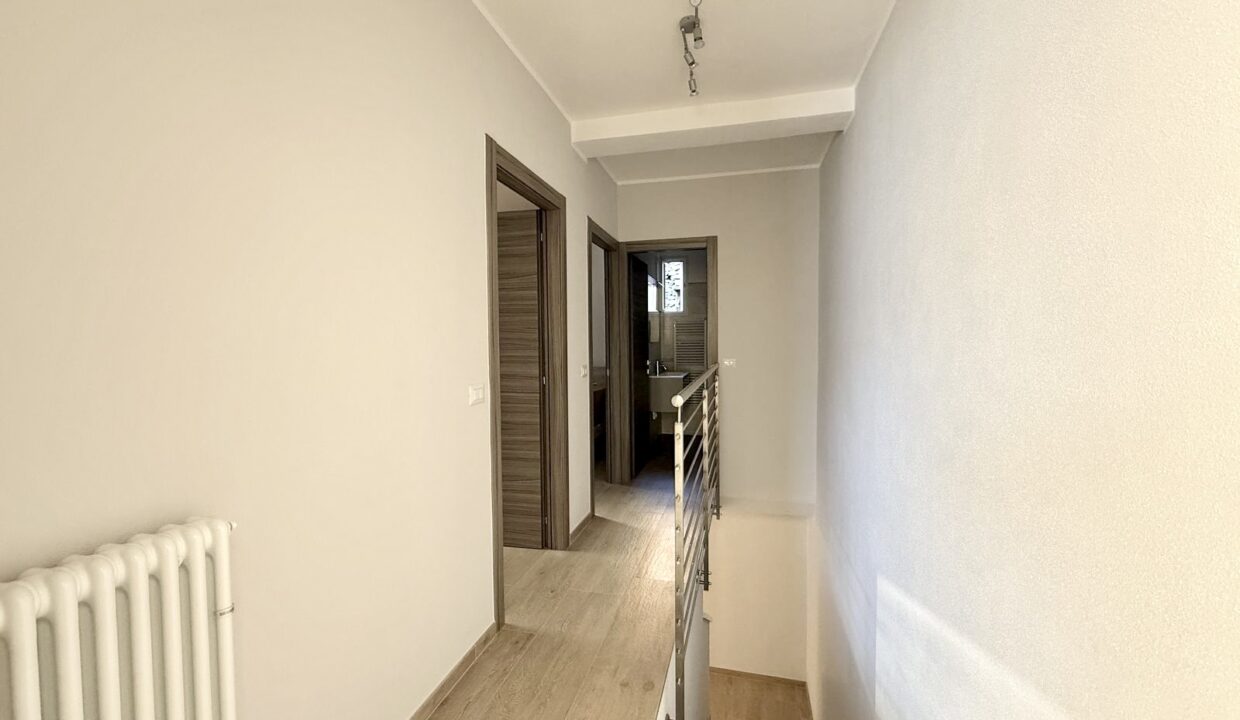 Haus mit Seeblick und Garten in Gera Lario Hügellage