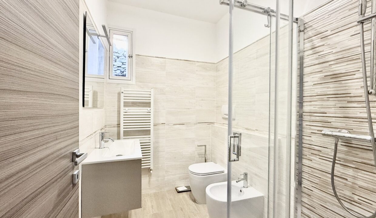 Haus mit Seeblick und Garten in Gera Lario Hügellage