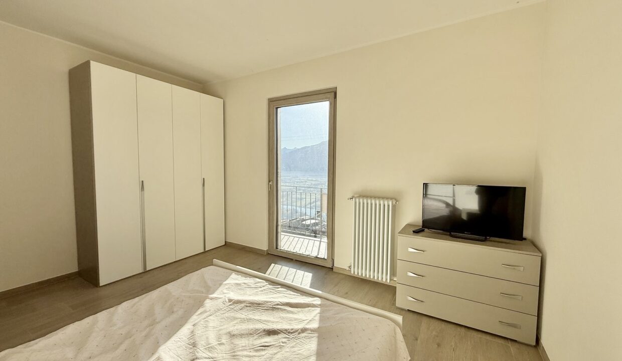 Haus mit Seeblick und Garten in Gera Lario Hügellage