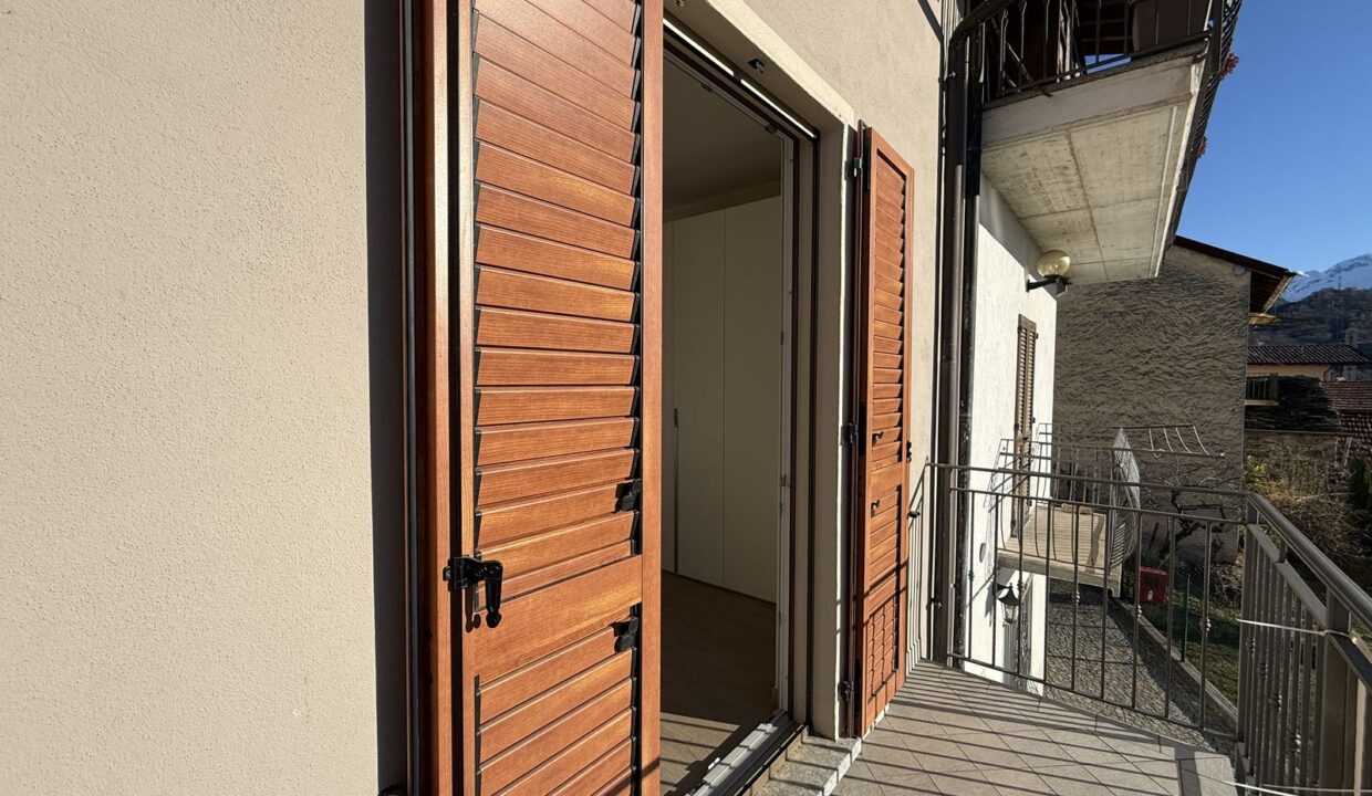 Haus mit Seeblick und Garten in Gera Lario Hügellage