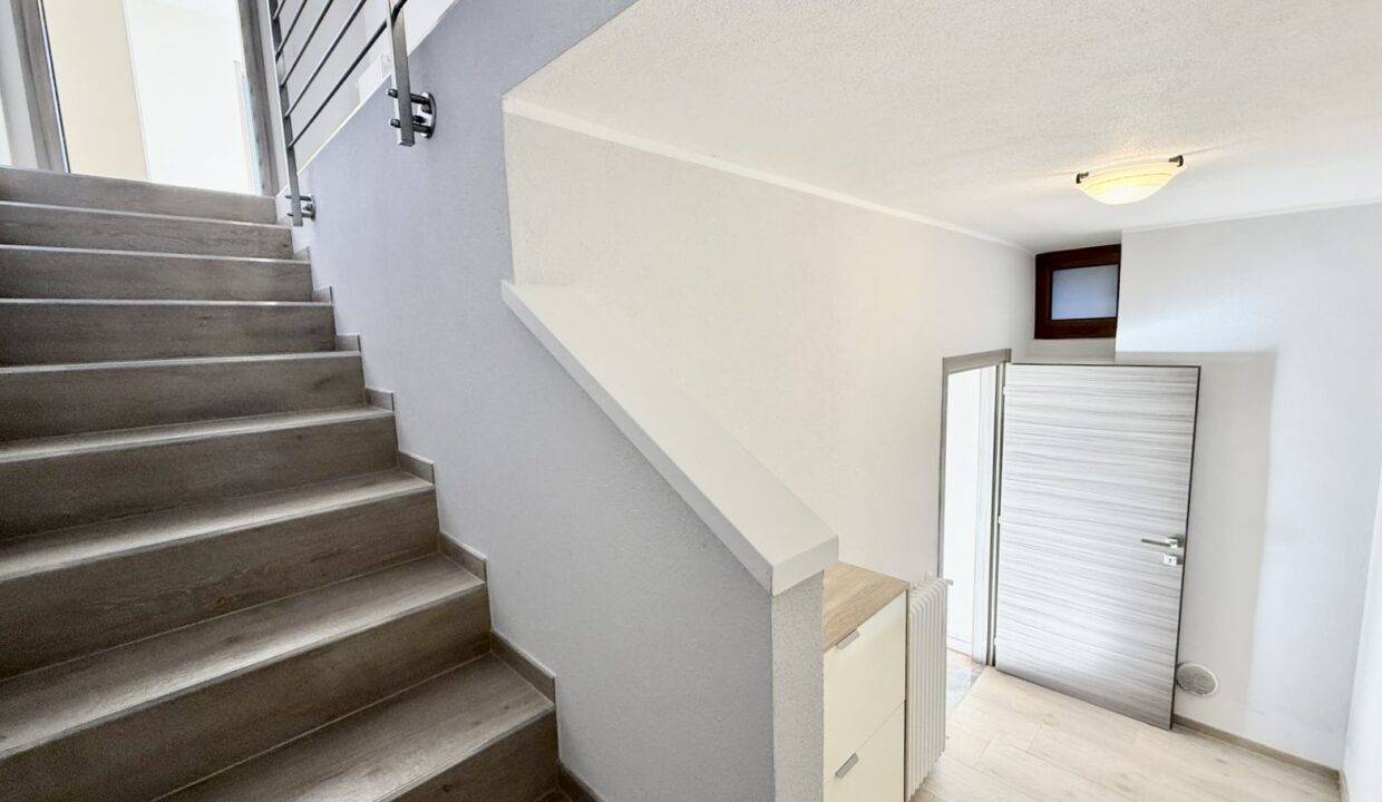 Haus mit Seeblick und Garten in Gera Lario Hügellage