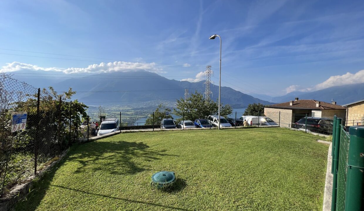 Haus mit Seeblick und Garten in Gera Lario Hügellage