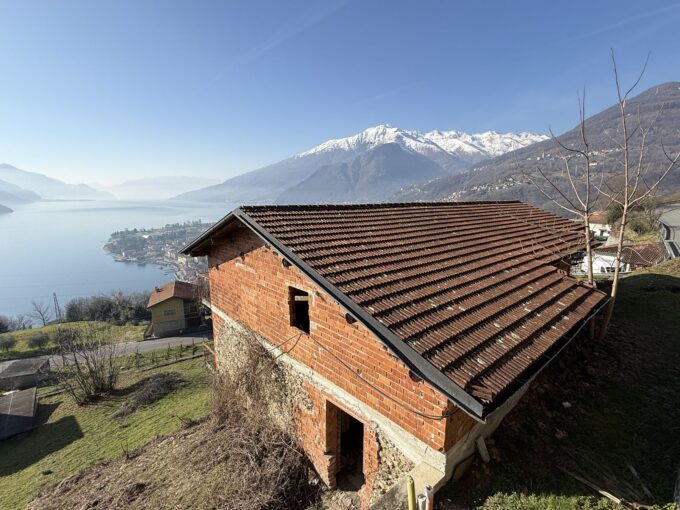 Comer See Gravedona ed Uniti Baugrundstück mit Seeblick