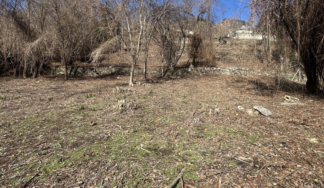 Baugrundstück in Vercana mit Seeblick