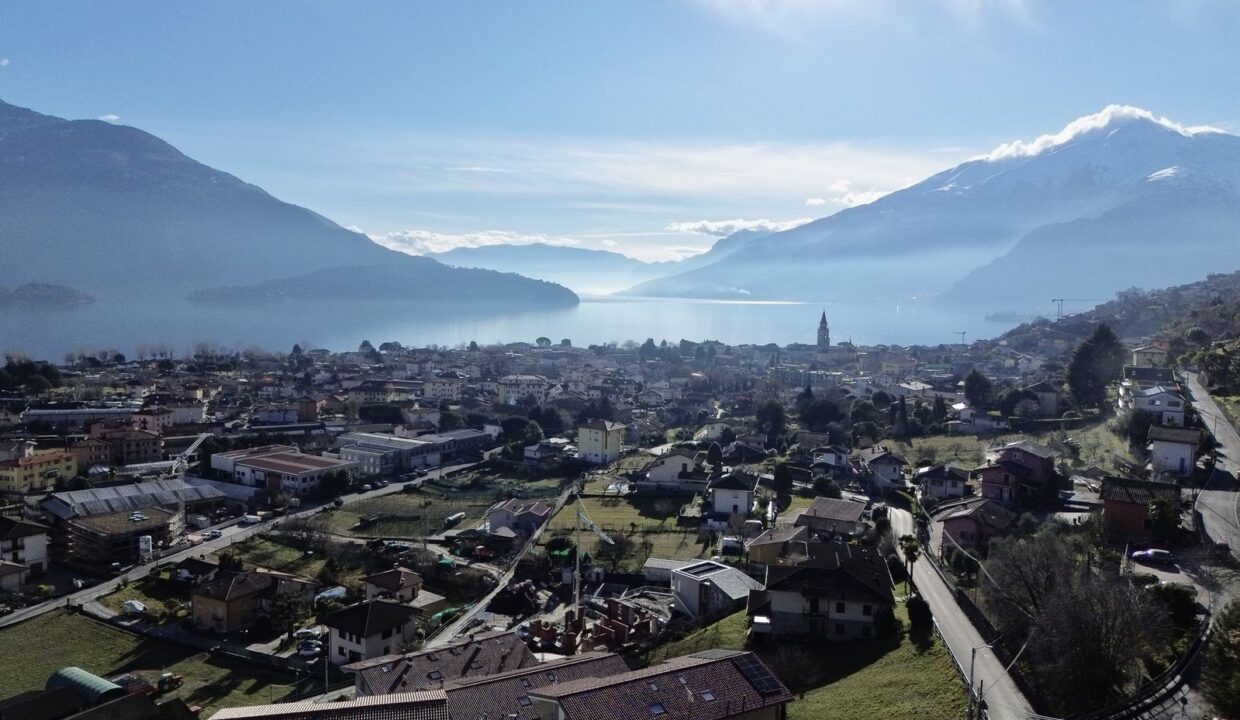 Baugrundstück in Vercana mit Seeblick