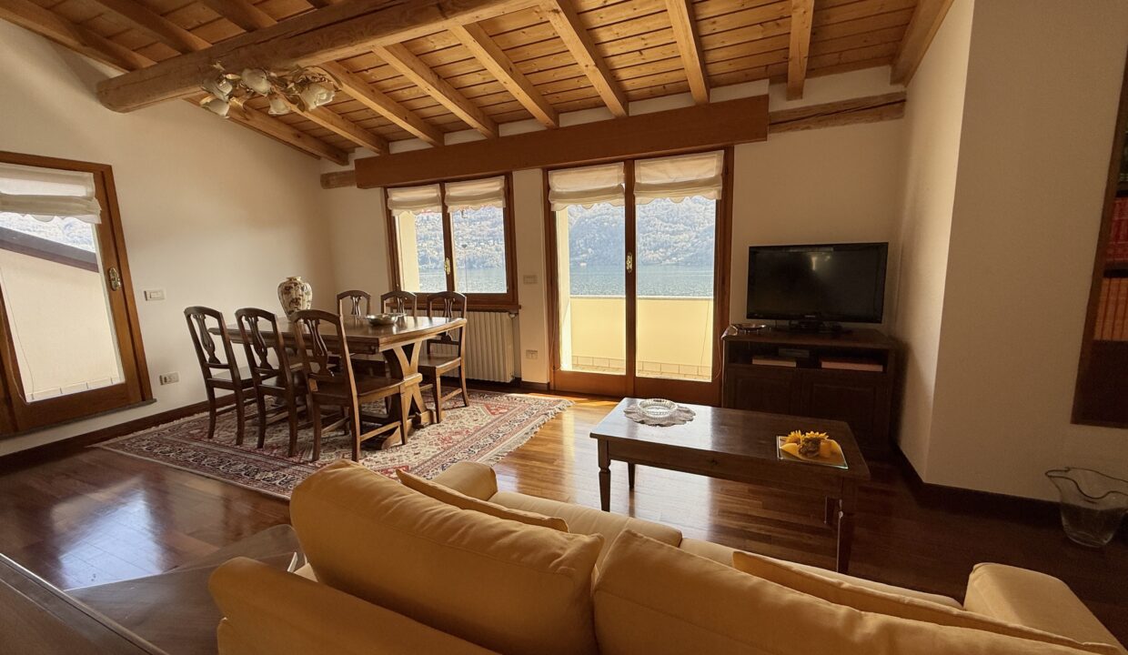 Carate Urio Appartamento con Vista Lago29