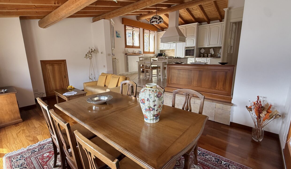 Carate Urio Appartamento con Vista Lago32