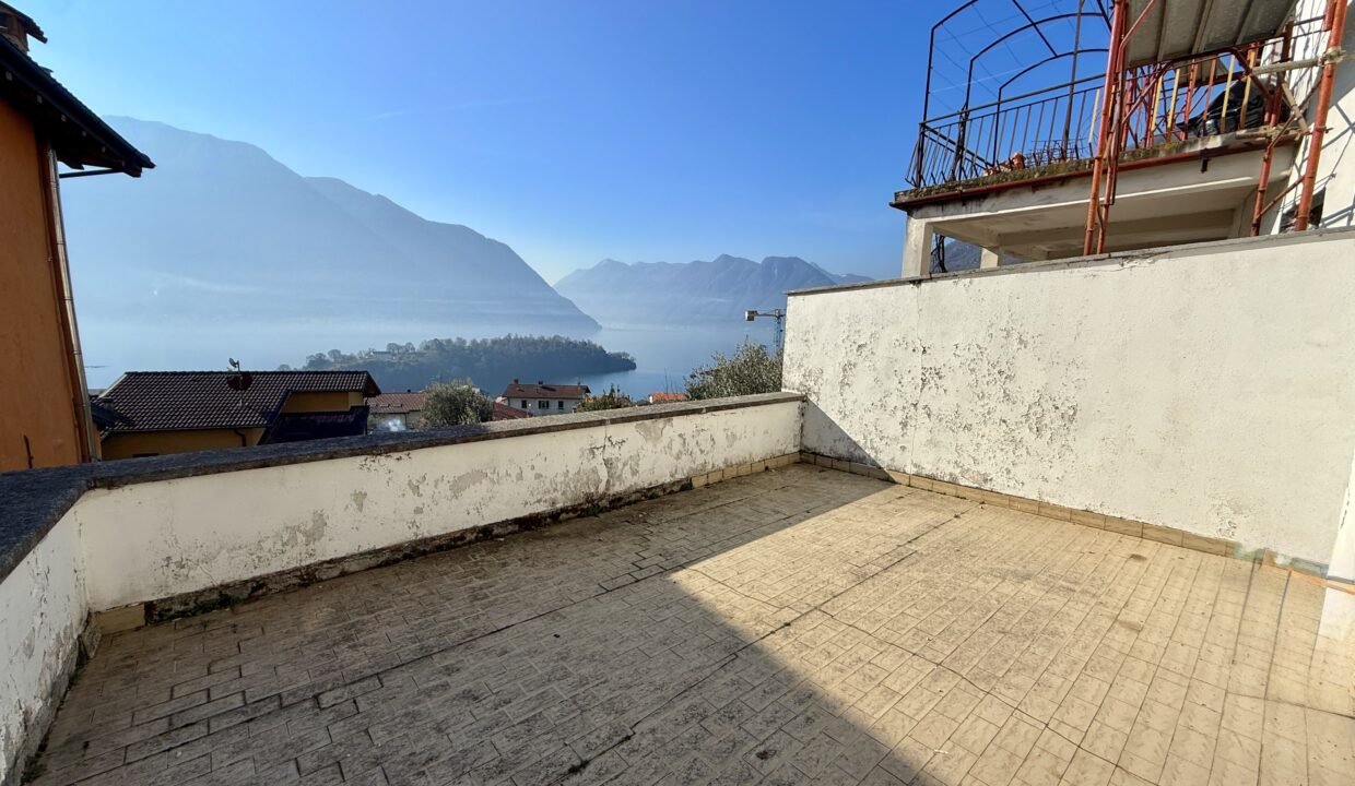 Casa Ossuccio con giardino e vista lago10