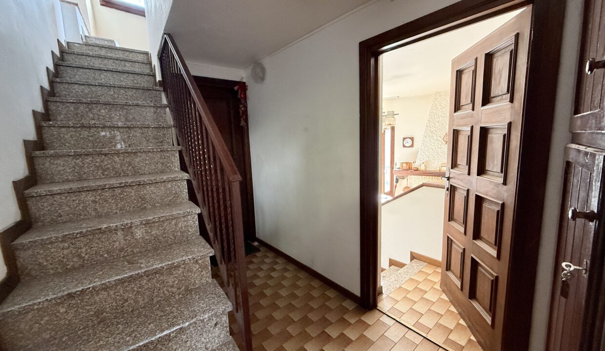 Casa Ossuccio con giardino e vista lago11