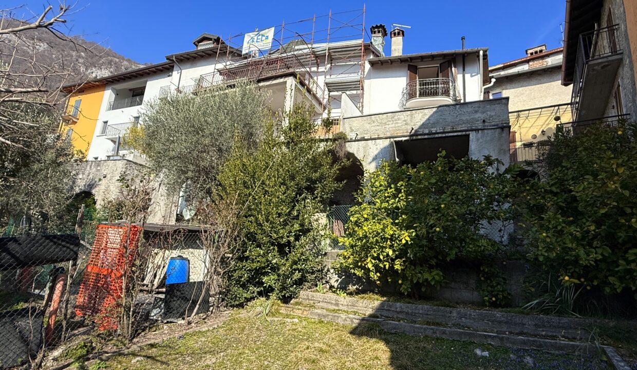 Casa Ossuccio con giardino e vista lago13
