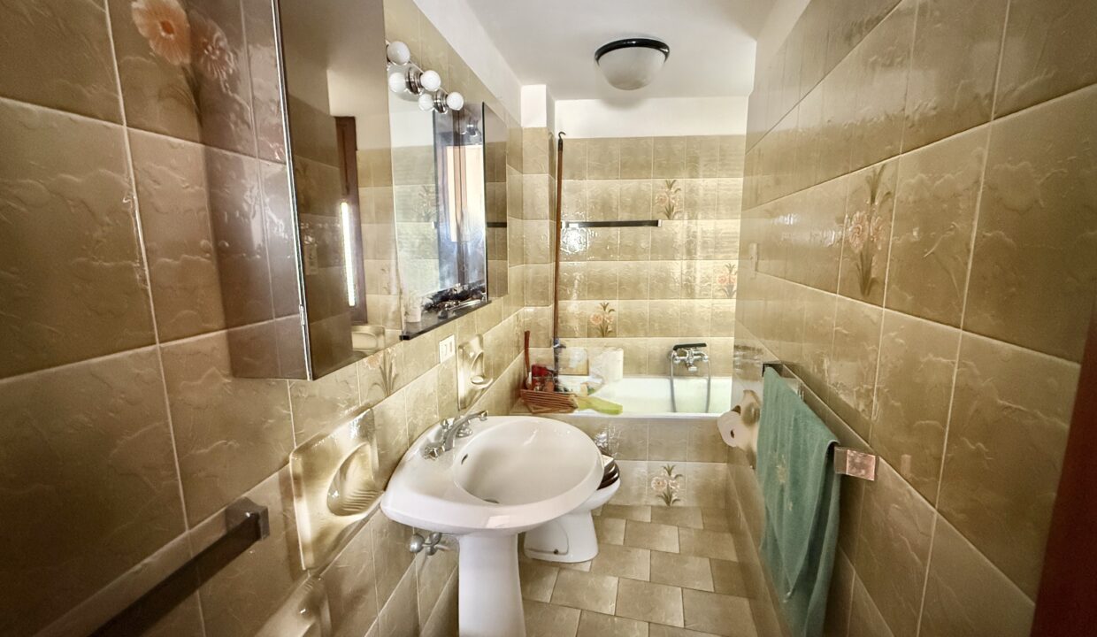 Casa Ossuccio con giardino e vista lago15