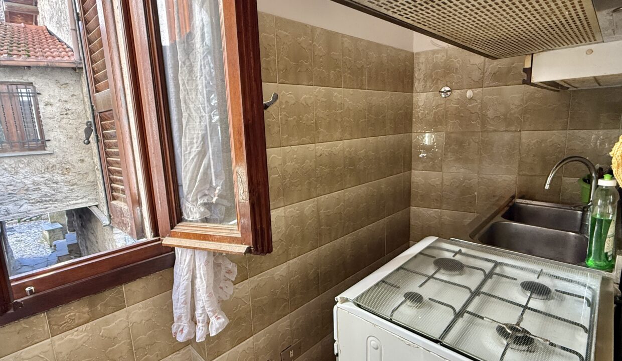 Casa Ossuccio con giardino e vista lago5