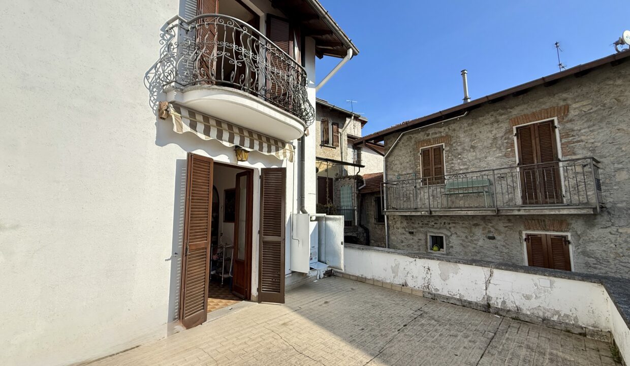 Casa Ossuccio con giardino e vista lago8