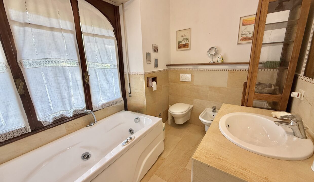 Griante Villa con Giardino60