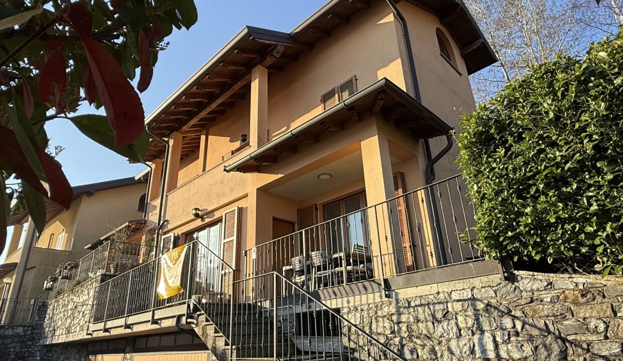 Pianello Casa Vista Lago