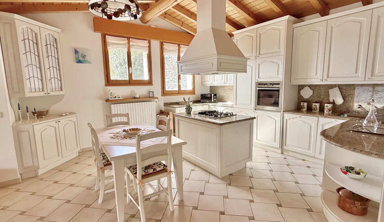 Carate Urio Appartamento con Vista Lago