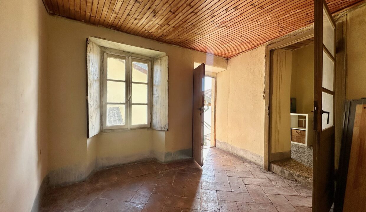 Haus mit Balkon Vercana