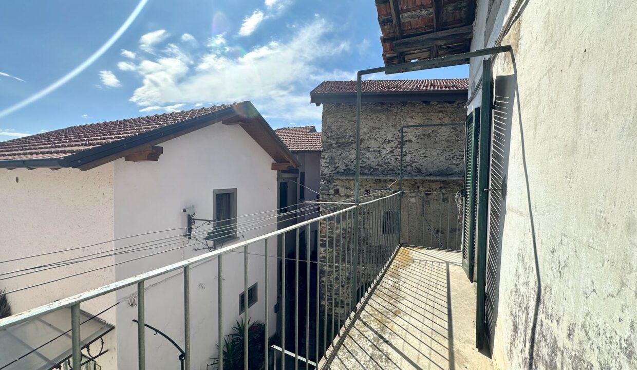 Haus mit Balkon Vercana