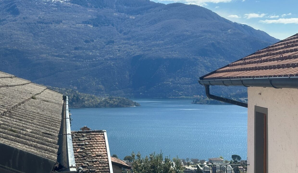 Haus mit Balkon Vercana