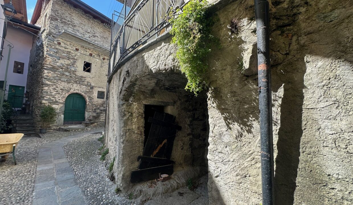 Haus mit Balkon Vercana