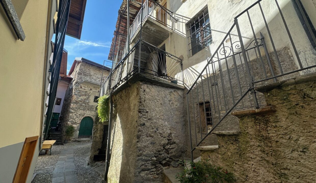 Haus mit Balkon Vercana