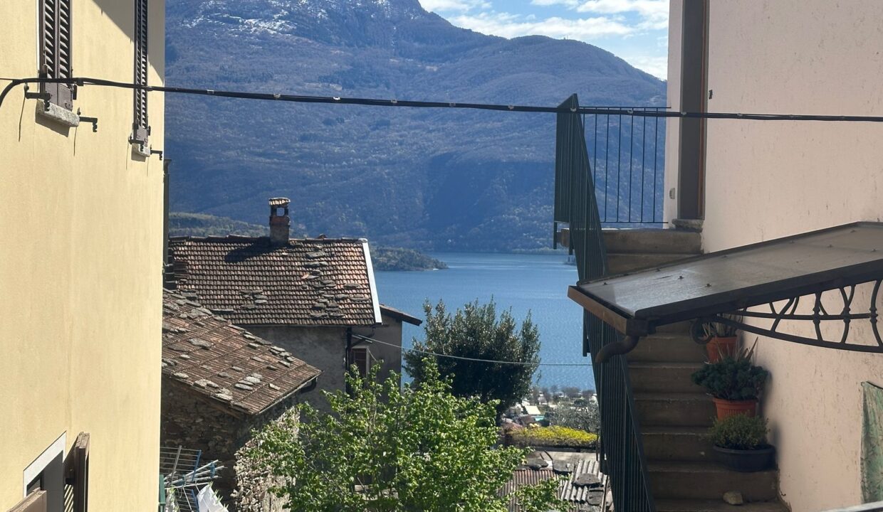 Haus mit Balkon Vercana