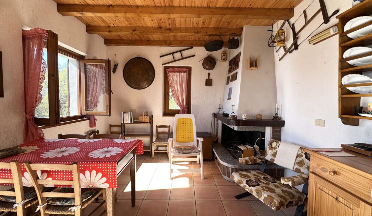 Comer See Gravedona ed Uniti Villa mit Grundstück