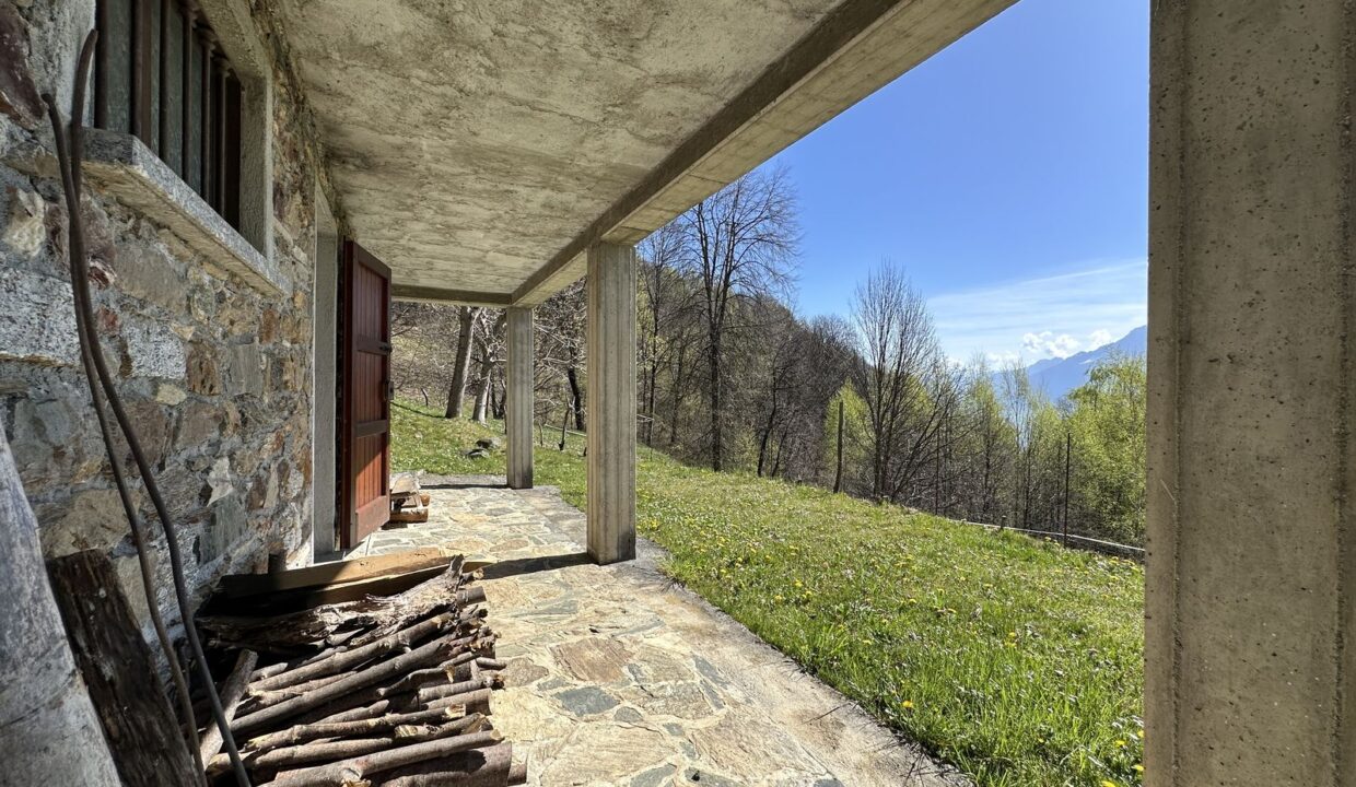 Comer See Gravedona ed Uniti Villa mit Grundstück