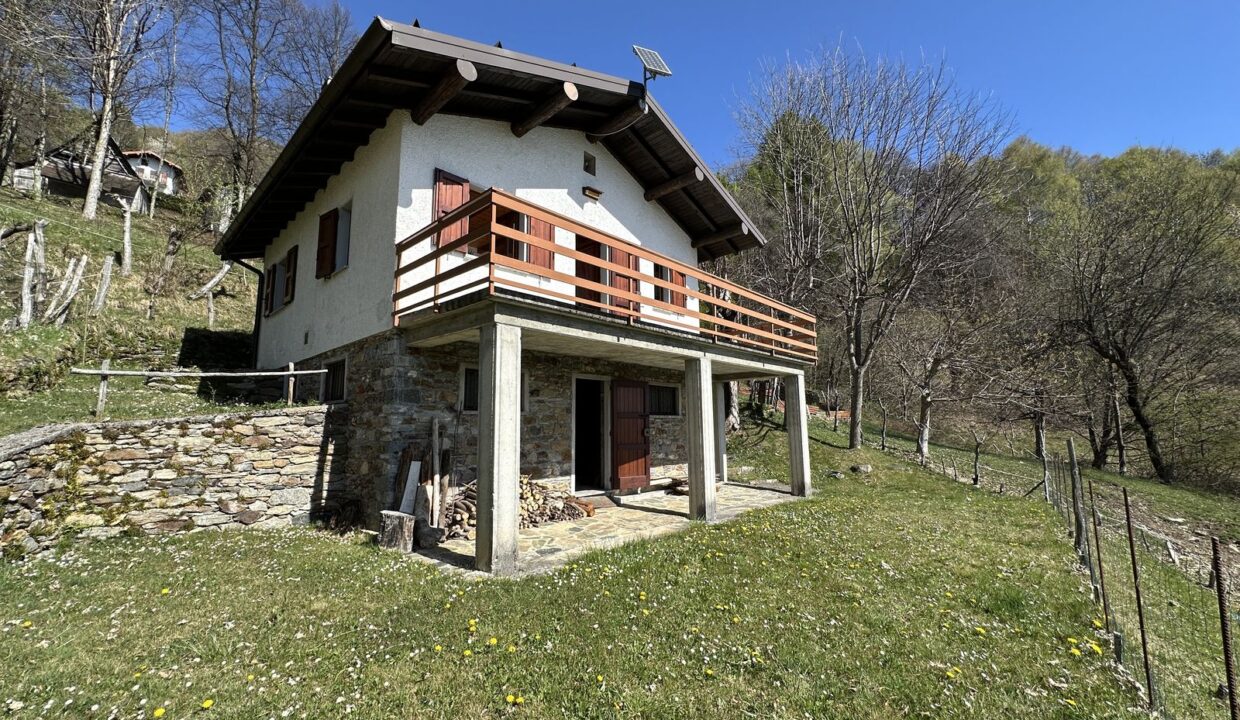 Comer See Gravedona ed Uniti Villa mit Grundstück