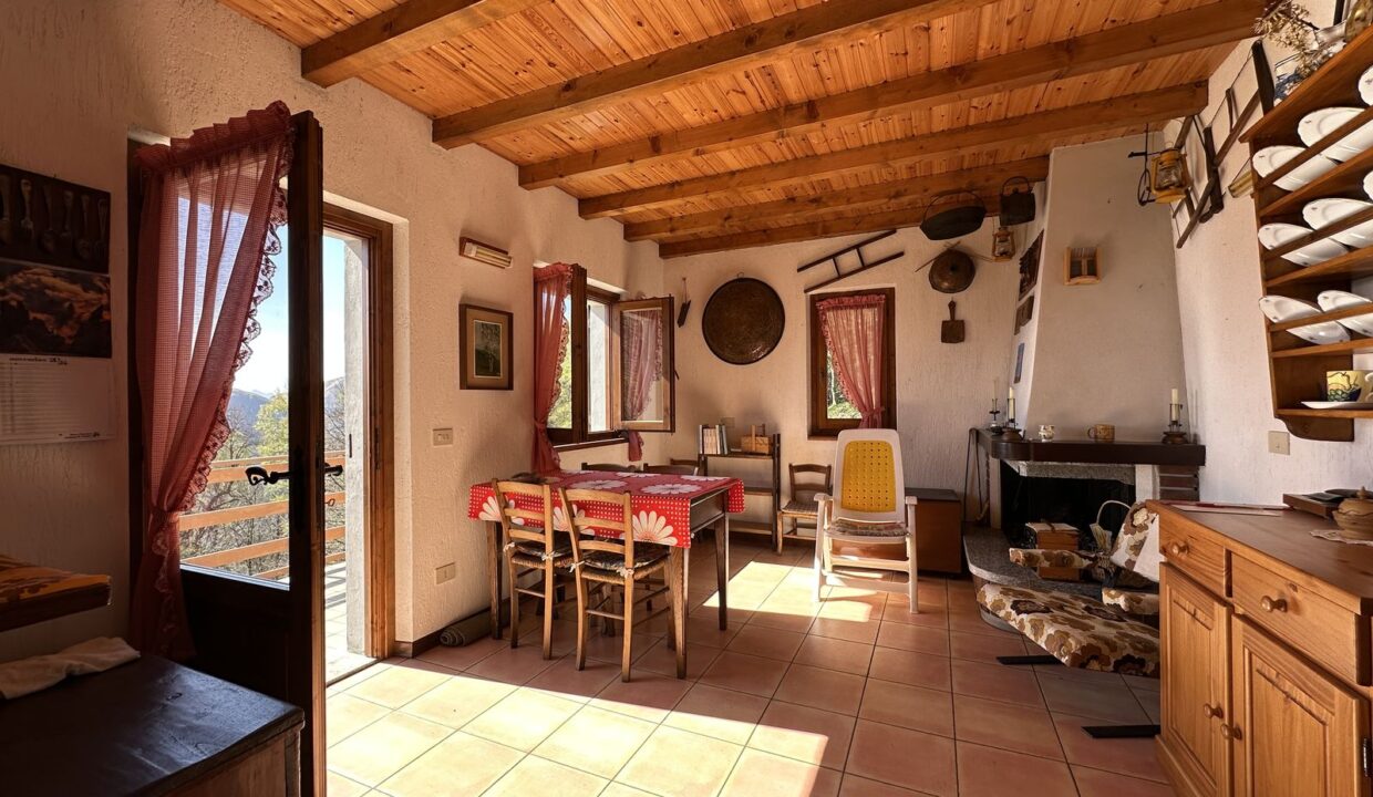 Comer See Gravedona ed Uniti Villa mit Grundstück