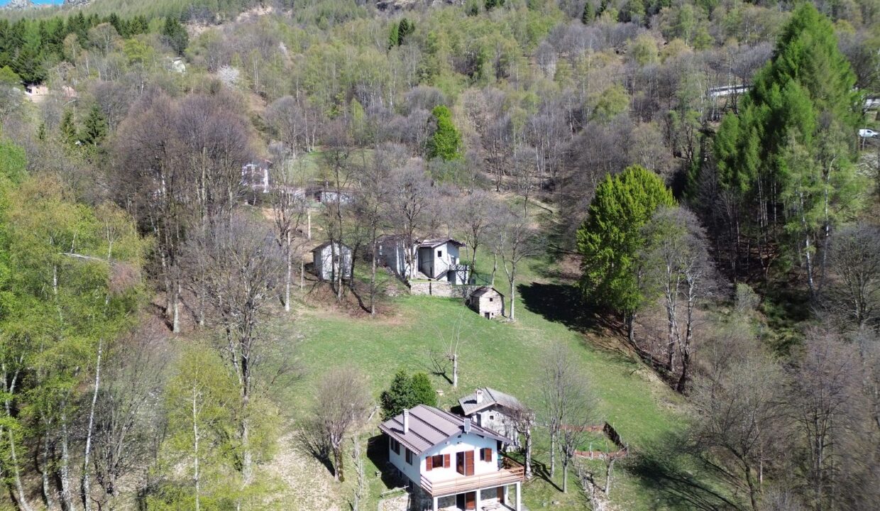 Comer See Gravedona ed Uniti Villa mit Grundstück