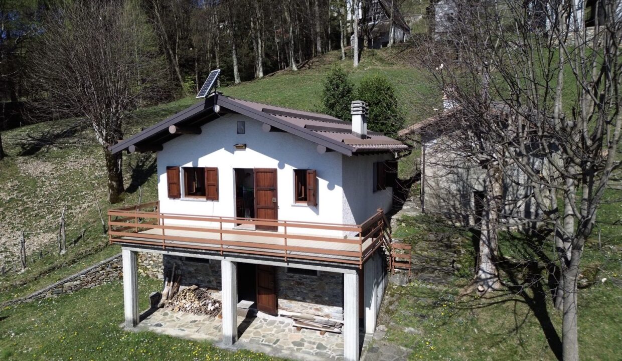 Comer See Gravedona ed Uniti Villa mit Grundstück