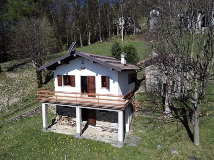 Comer See Gravedona ed Uniti Villa mit Grundstück