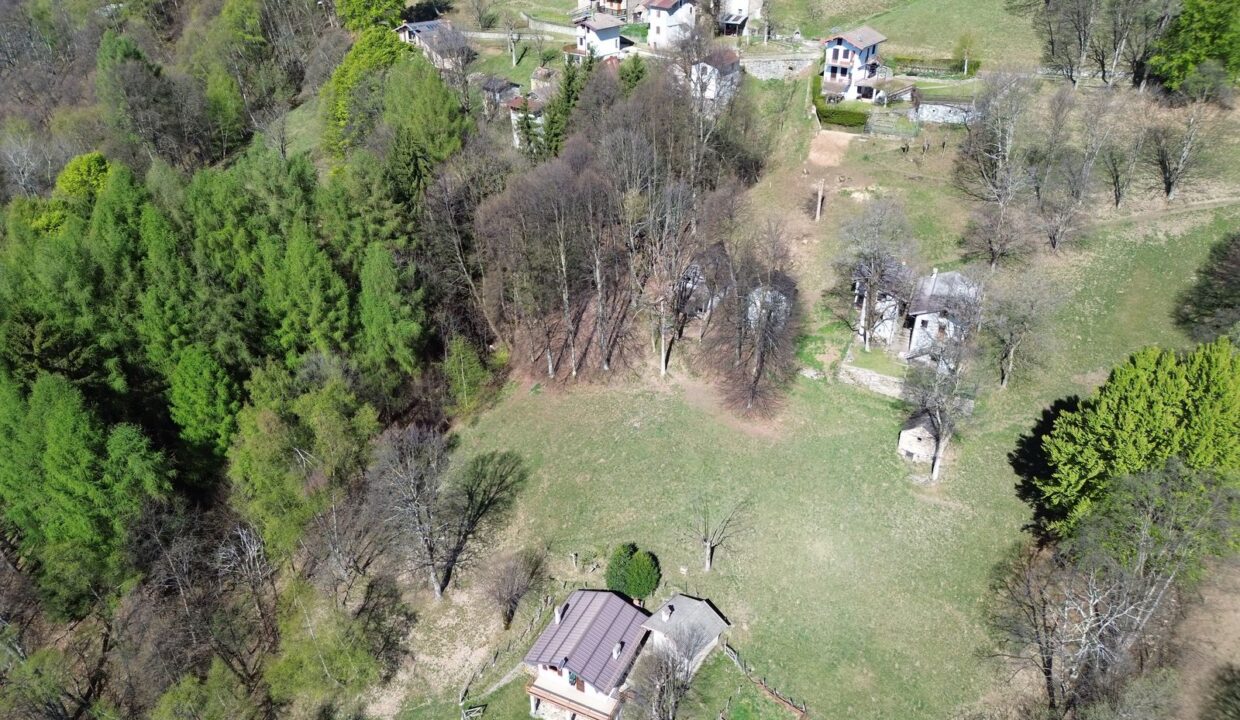 Comer See Gravedona ed Uniti Villa mit Grundstück