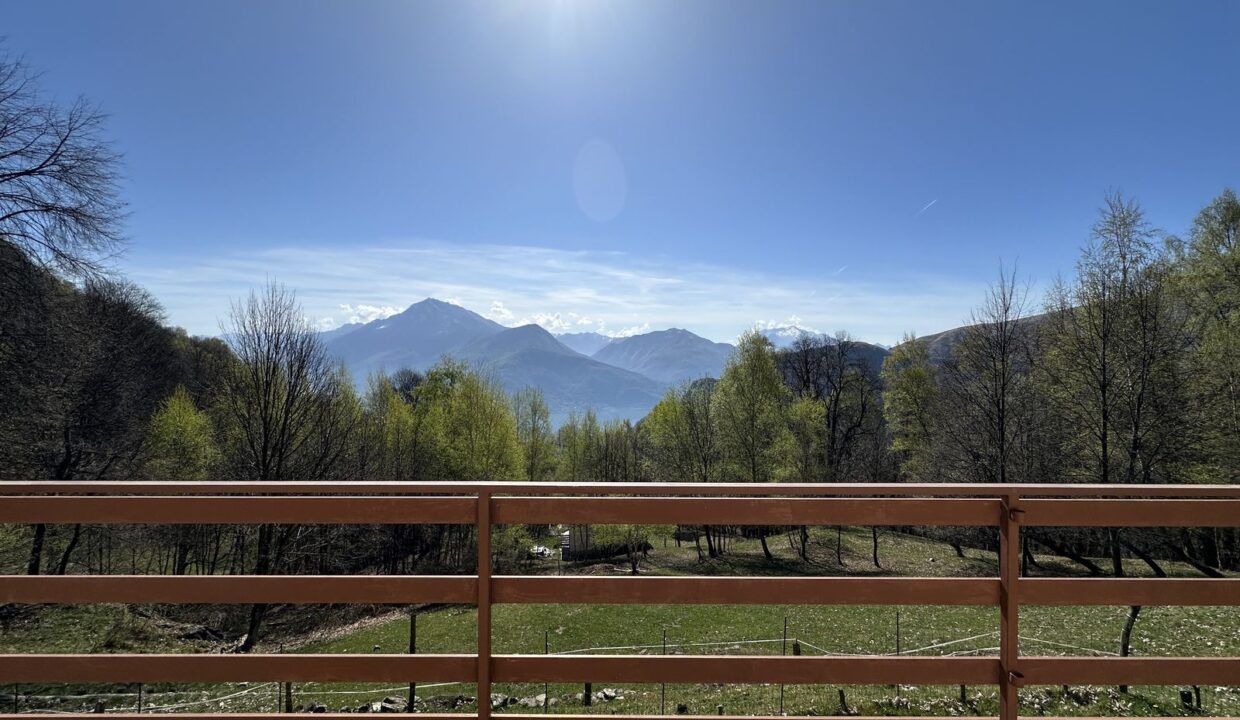 Comer See Gravedona ed Uniti Villa mit Grundstück