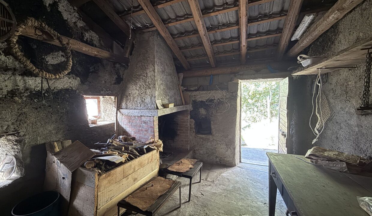 Comer See Gravedona ed Uniti Villa mit Grundstück