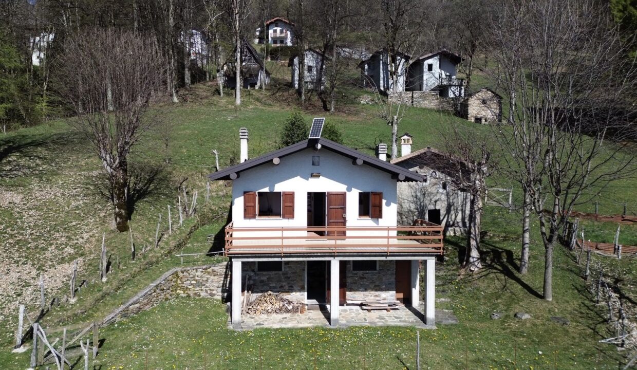 Comer See Gravedona ed Uniti Villa mit Grundstück