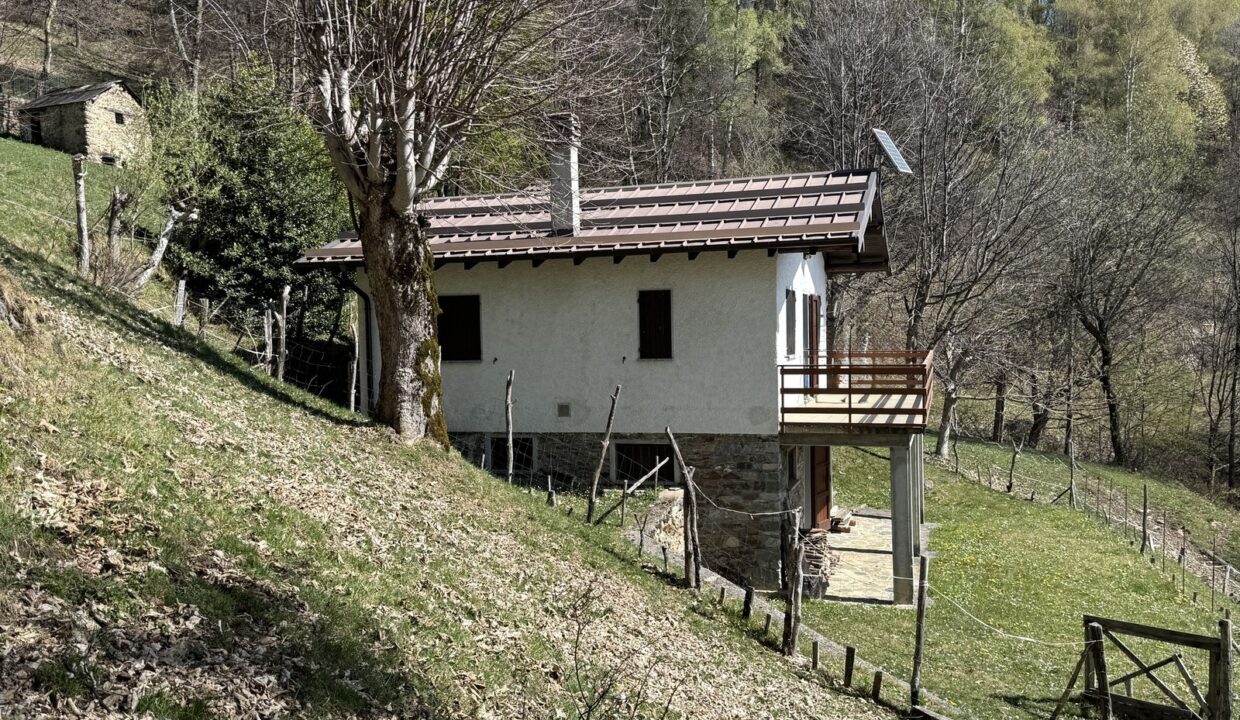 Comer See Gravedona ed Uniti Villa mit Grundstück