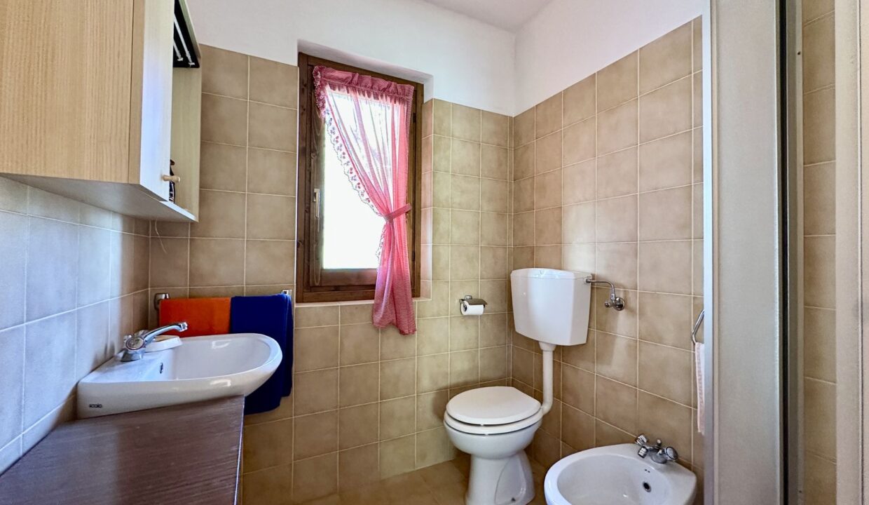 Comer See Gravedona ed Uniti Villa mit Grundstück