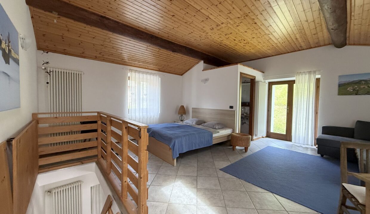Restauriertes Natursteinhaus mit Seeblick in Vercana