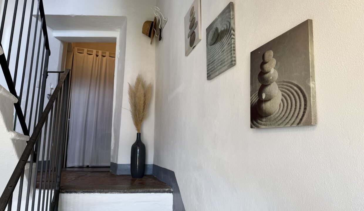 Restauriertes Natursteinhaus mit Seeblick in Vercana
